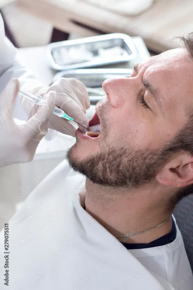 Czy zastrzyk w dziąsło boli? Jak uniknąć bólu podczas zabiegu stomatologicznego Czy zastrzyk w dziąsło boli? Jak uniknąć bólu podczas zabiegu stomatologicznego