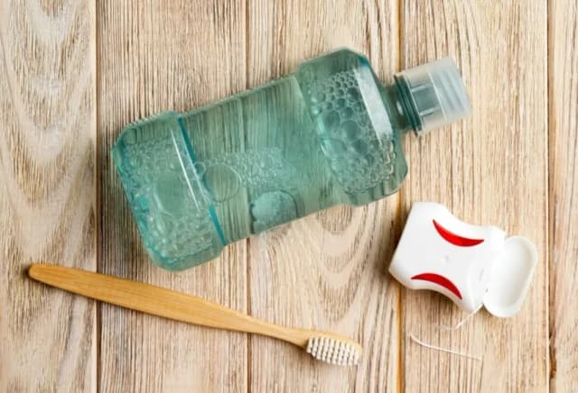 Bezpieczne sposoby na zapalenie dziąseł w ciąży – jak uniknąć bólu i problemów Bezpieczne sposoby na zapalenie dziąseł w ciąży – jak uniknąć bólu i problemów